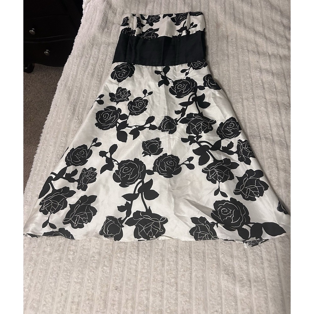 White House Black Market Black White Silk Floral Strapless Dress Size 6